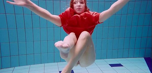 Avenna babe underwater